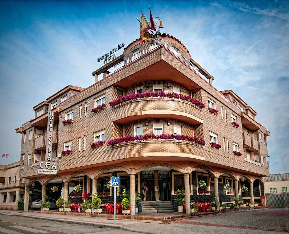 Hotel Rio Cea Puente Almuhey Екстер'єр фото